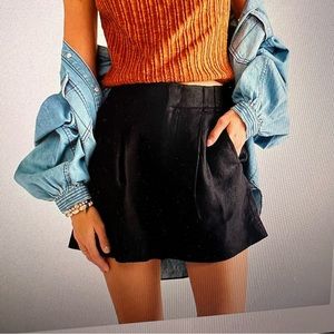 Free People Chelsea Linen Shorts- NWT